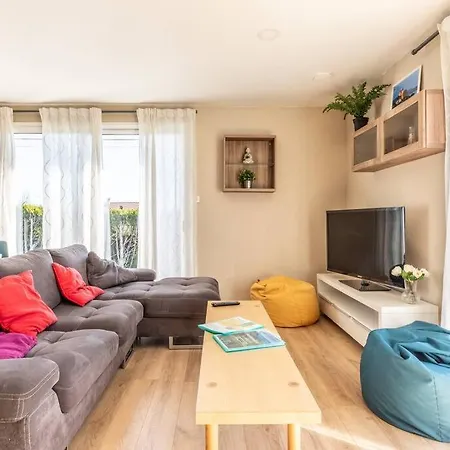 Апартаменты Maison 12 Couchages Confort - 11b Vialle St Gene Saint-Genes-Champanelle